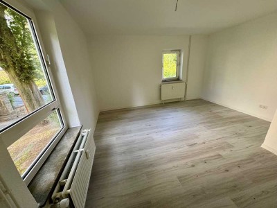 Frisch renovierte, geräumige 2-Zimmerwohnung mit tollem Bad in Gebhardshagen