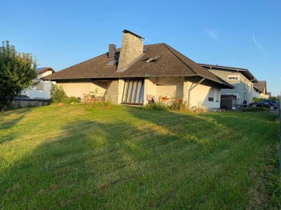Geräumige Villa mit Eigentumswohnung sucht neuen Besitzer