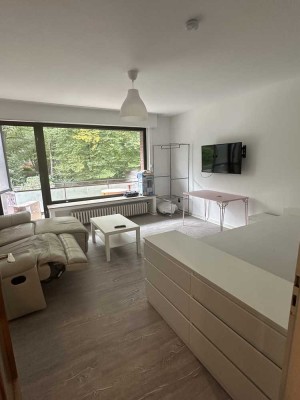 Möblierte 1,5-Zimmer-Wohnung mit Balkon