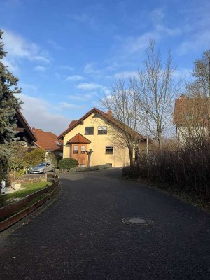 *Neues Zuhause und Kapitalanlage in einem: 4-Familienhaus mit Solarthermie und Pelletheizung