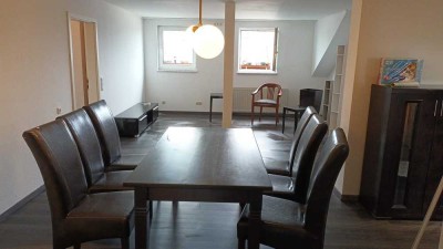 Helle 3-Zimmer Dachgeschosswohnung mit Aufzug in Hof Innenstadt