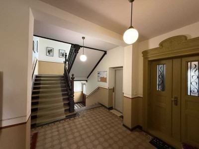 Hochwertige 3 Zimmerwohnung mit Balkon, Parkett und Stellplatz