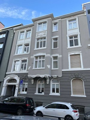 Komplettsanierte 3-Zimmer-Altbauwohnung Nähe Westend und Bahnhof