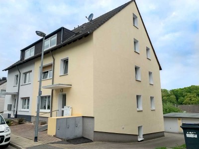 Schöne Souterrainwohnung mit eigener Terrasse