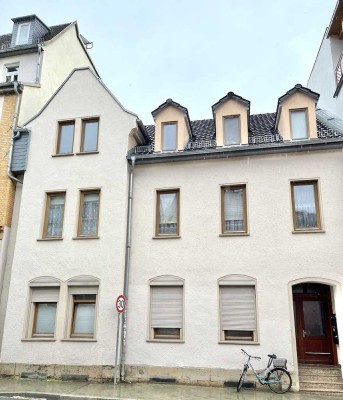 LINDEN IMMOBILIEN - Dreifamilienhaus in City-Lage mit bezugsfreier 5-Zimmer-Wohnung