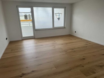 Exklusive 2-Zimmer-Wohnung mit Westbalkon, Panoramablick & Wellnessbereich