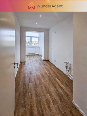 Geräumige, bezugsfreie 5 Zimmer Altbauwohnung mit Wintergarten ++