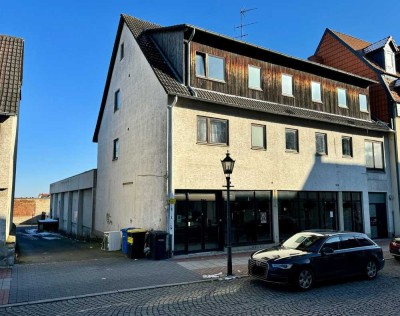 Schöningen: großes Renditeobjekt aus 4 Wohnungen und 536 m² Gewerbefläche