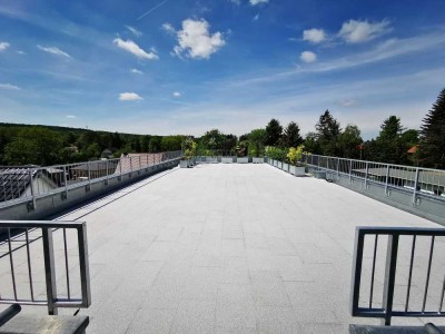 Moderne 5-Raum-Wohnung mit großzügiger Dachterrasse in grüner und ruhiger Lage