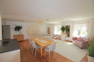 **Nähe Bahnhof  - Traumhaft schöne ca. 130 m² Wohnung mit Lichtinnenhof in Kolbermoor**