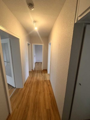 Helle 3-Zimmer-Wohnung mit Balkon in ruhiger Lage