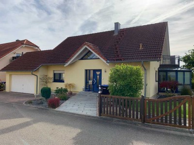 Top gepflegtes Einfamilienhaus mit Wintergarten u. Doppelgarage in Wallhausen