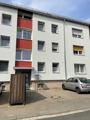 Moderne,  hochwertige 2,5-Zimmer-Wohnung mit Einbauküche in Frankfurt Bergen