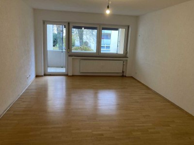 Modernisierte 2-Raum-Wohnung mit Balkon und Einbauküche in Heilbronn-Biberach