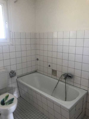 Gemütliche 2 ZKB Wohnung mit Loggia/Balkon