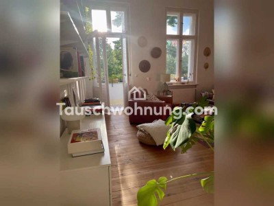 Tauschwohnung: Lichter Altbau mit großen Zimmern und Balkon am Park
