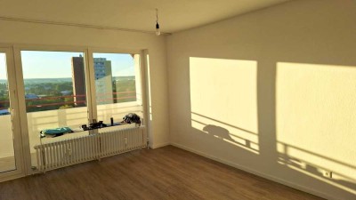 Frisch sanierte 3 ZKB | zentrale Lage | Großer Balkon | 1,1km zur Hochschule 21 | 0,9km zu