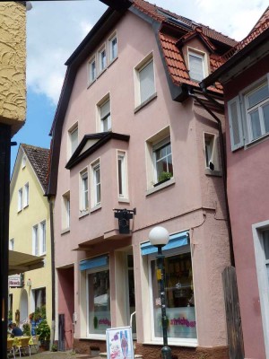 6-Familienhaus mit Ladenraum in einem der schönsten Bereiche in der Fußgängerzone.