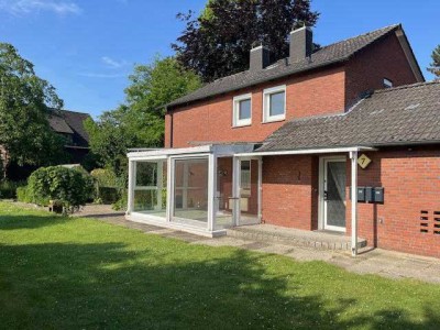 Einzugsbereites freist. Ein-/Zweifamilienhaus mit 1840 m² Grundstück, Wintergarten und 2-3 Gar