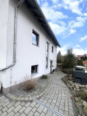 Renovierte 2,5-Zimmer-Wohnung im EG - Ruhige Lage mit Garten