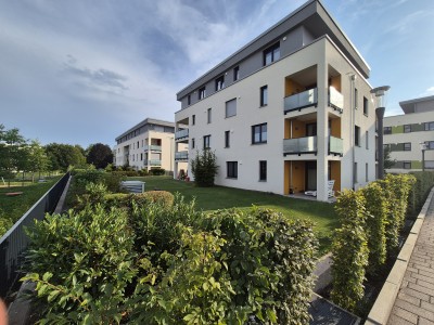 Erdgeschosswohnung mit 2 Zimmern sowie Terrasse und 90m² Garten