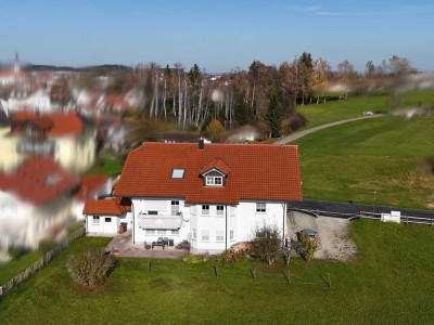 Großzügige Erdgeschoss-Wohnung mit Terrasse in ruhiger Lage von Waltenhofen (Rauns)