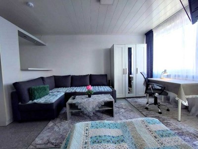Geschmackvolle 1-Raum-Wohnung in Mörfelden mit Balkon und Schwimmbad