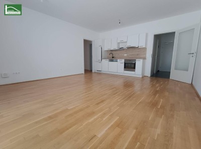 Lichtdurchflutete 4-Zimmer-Wohnung mit privater Außenfläche