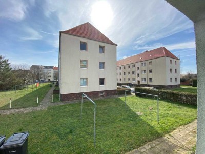 Besichtigung 31.01. um 14.30 Uhr! Frisch renovierte 3 Zimmer Wohnung in sanierter,ruhiger Wohnanlage