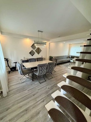 Ruhige, moderne 4-Zimmer-Wohnung mit Balkon und EBK in Lörrach-Brombach