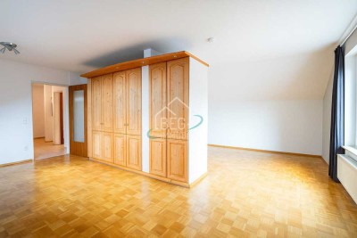 Charmante Dachgeschosswohnung mit Balkon & extra Stauraum