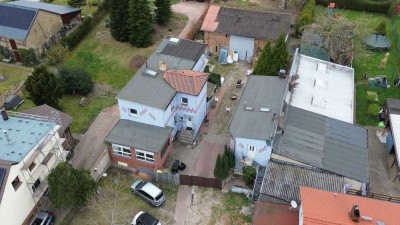 Großzügiges Grundstück mit 4 Wohnungen, sowie einer großen Scheune mit Ausbaupotential