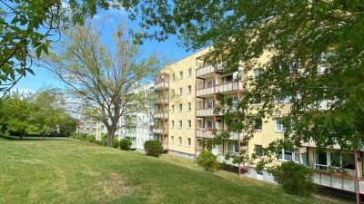 Geräumige und helle 4-Raum-Wohnung mit Balkon