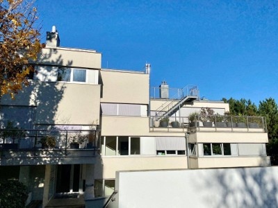 VERLIEBEN SIE SICH! TRAUMHAFTE GARTENSEITIG GELEGENE TERRASSENWOHNUNG - 2 GARAGENPLÄTZE