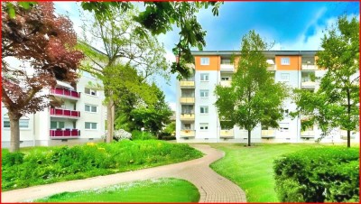 Schöne Dreizimmerwohnung in attraktiver und ruhiger Wohngegend mit Carport !