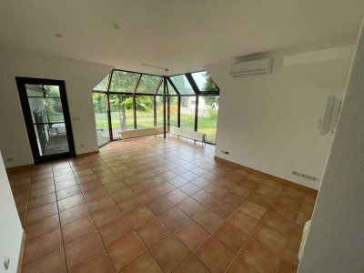Modernisiertes Einfamilienhaus mit sieben Zimmern und EBK in Mörfelden-Walldorf