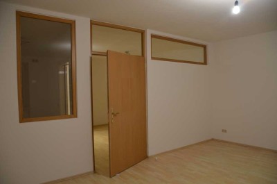 Geräumige Wohnung mit eineinhalb Zimmern in Vilsbiburg