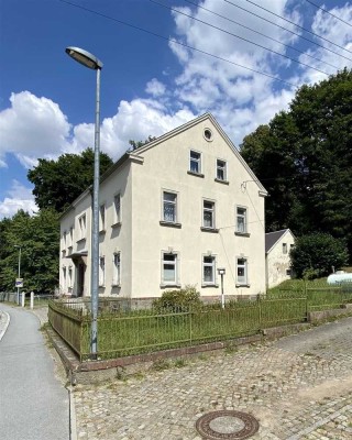 Zweifamilienhaus in Cunewalde mit  viel Nebengelass und 1950 qm Grundstück