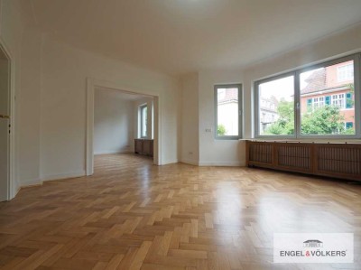 Altbau trifft modernen Stil: Kernsanierte Erdgeschosswohnung auf dem Rotenbühl!