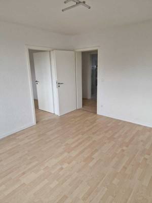 Gemütliche 2-Zimmer-Wohnung mit Balkon in Duisburg zu vermieten !