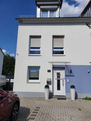 Neuwertiges Eckreihenhaus in Flörsheim