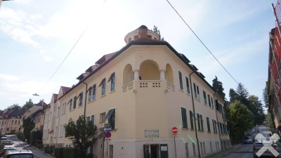 EINE DACHGESCHOSSALTBAUWOHNUNG FÜR DEN CONNAISSEUR!!!