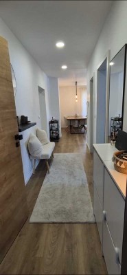 Attraktive und sanierte 3-Zimmer-Wohnung mit Balkon in Neubrunn