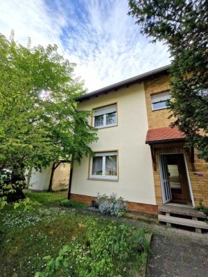 Familienheim mit großem Garten, Terrasse, Garage in begehrter Lage, bezugsfrei.....