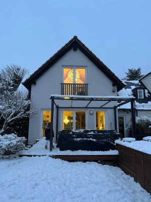 Charmantes EFH mit Garten und  Schwimmbad in ruhiger  top Lage ideal für Familien