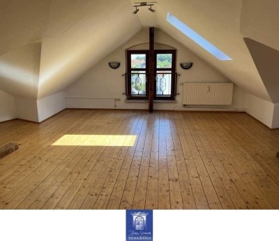 Für Individualisten! Außergewöhnliche Dachwohnung mit Charme!