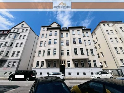 RESERVIERT-3-Raum-Wohnung mit Tageslichtbad,Wintergarten&Stuckelementen in der beliebten Südvorstadt