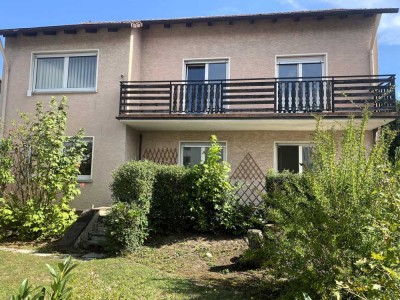 Maintal-Dörnigheim, freistehendes 3-Familien-Haus, 663 m² Grdst., 207 m² Wfl., 2 Garagen, 640.000,-