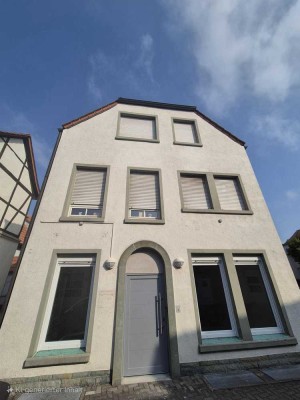 Zentrale seniorengerechte Zweizimmer-Erdgeschosswohnung mit Klimaanlage