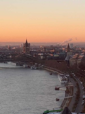 Rheinsternhaus, helle 3 Zimmer-Wohnung mit Balkon und traumhaften Ausblick